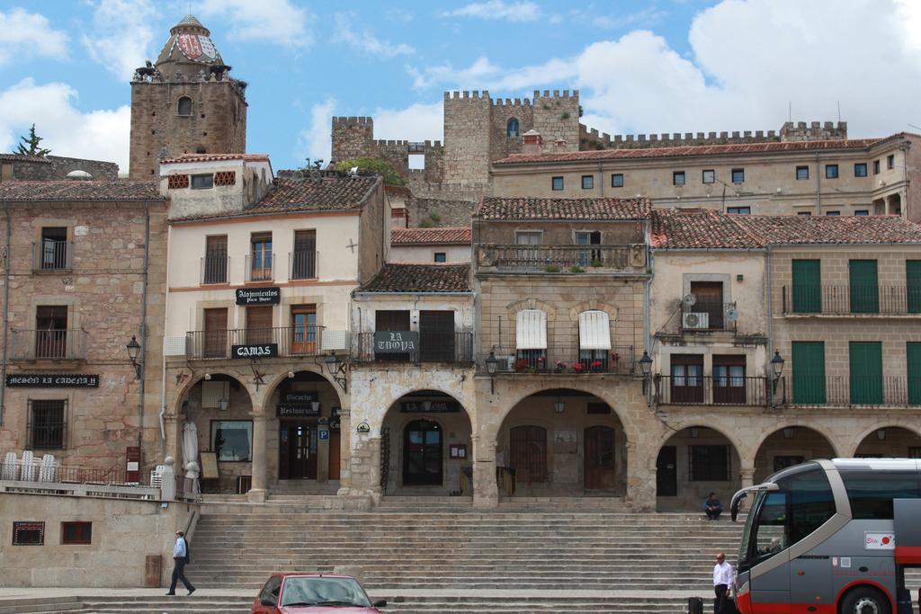 Alojamientos Plaza Mayor Trujillo Extérieur photo