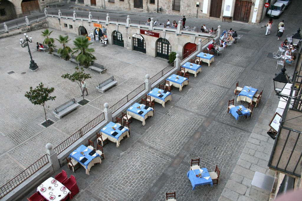 Alojamientos Plaza Mayor Trujillo Extérieur photo