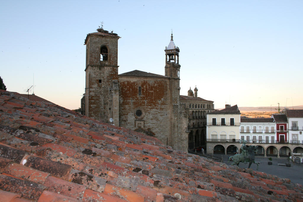 Alojamientos Plaza Mayor Trujillo Extérieur photo