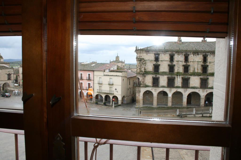 Alojamientos Plaza Mayor Trujillo Extérieur photo